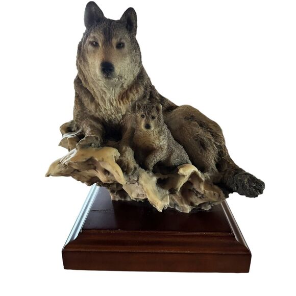 Mill Creek Studios Tenderfoot Wolves Wood Base Mom And Cub By Randall Reading - Picture 1 of 11